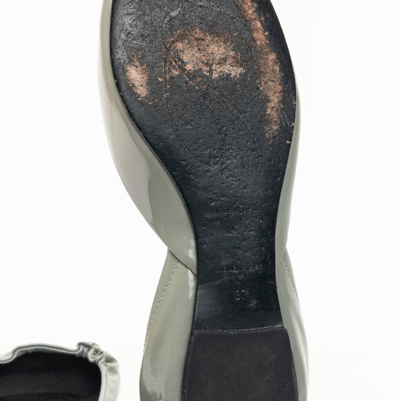 Roger Vivier Chips Grey Patent Leather Buckle Scrunch Flats - Picture 6 of 10